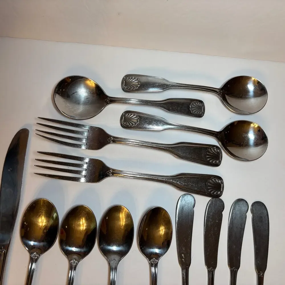 World Tableware COQUILLE Stainless 17 Pc WT Shell Taiwan Flatware Set